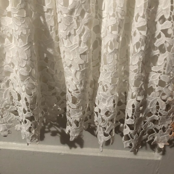 La Reyna white embroidery cocktail dress - Picture 6 of 7